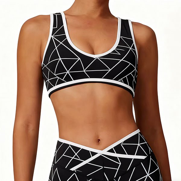 Women's sporty top with simple diamond-pattern design
